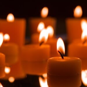 O Fogo Sagrado no Altar: Mantendo Viva a Chama da Devoção a Deus