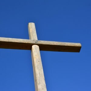 A Prova Máxima do Amor Divino: Romanos 5:8 e a Cruz da Redenção
